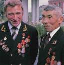 Герои Социалистического Труда разных лет С.Т.Темирбаев (справа) и В.К Недбайло  » Click to zoom ->